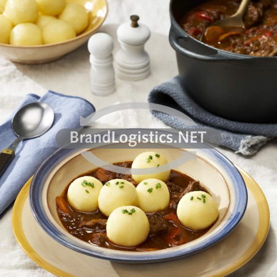 Rindergulasch mit Seiden-Knödelinos